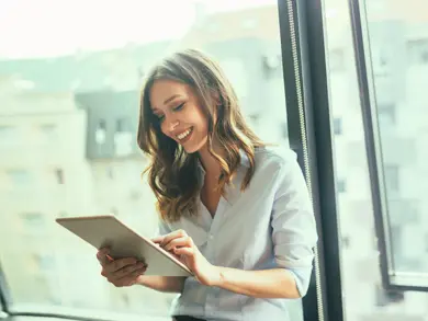 women on her tablet